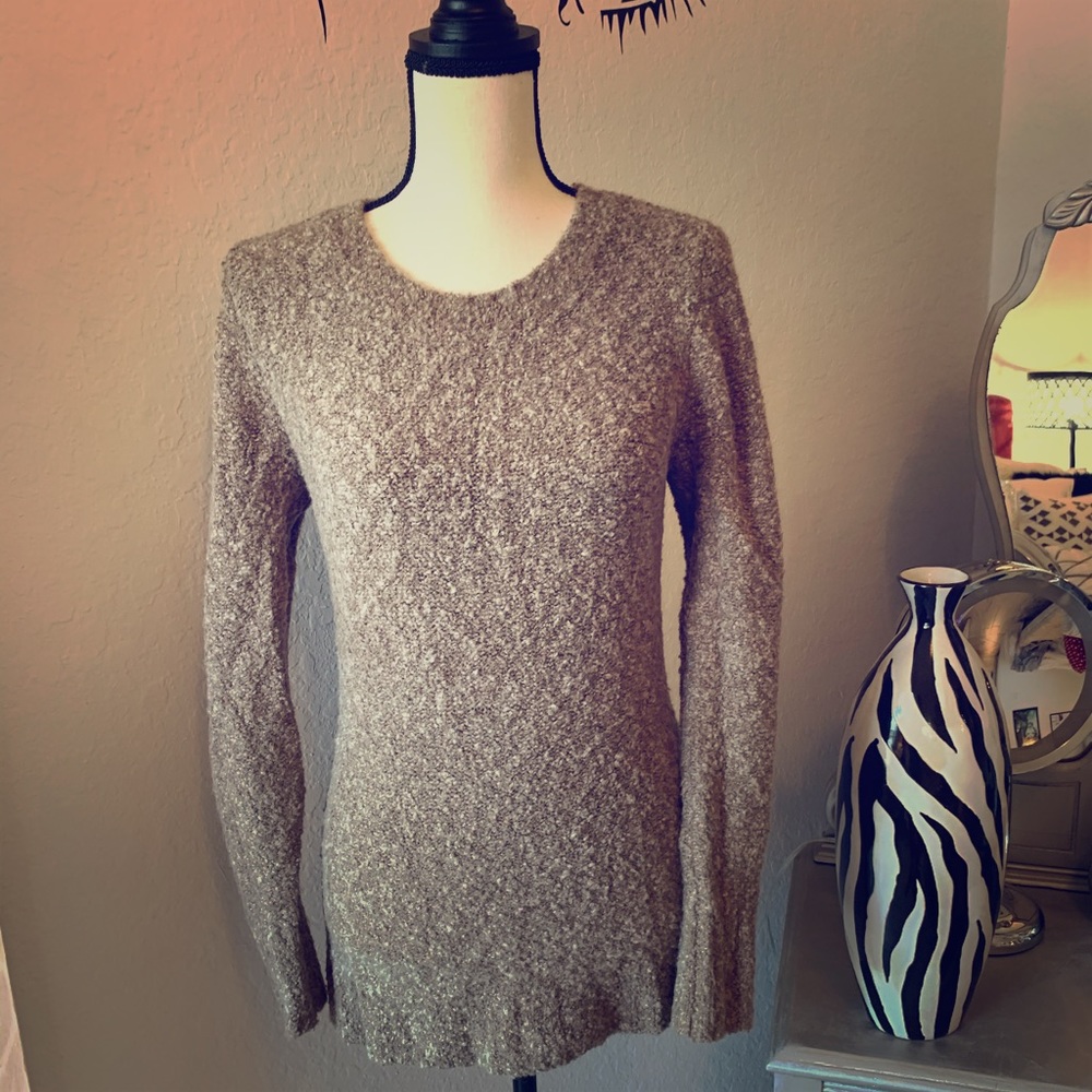 Moda International Size M Stretchy Sweater
